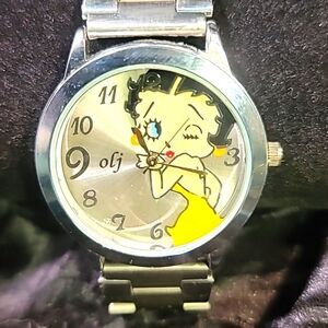 0353. EUC ~ BETTY BOOP ~ In a Little Yellow Dress ~ New Battery ~ Works Great